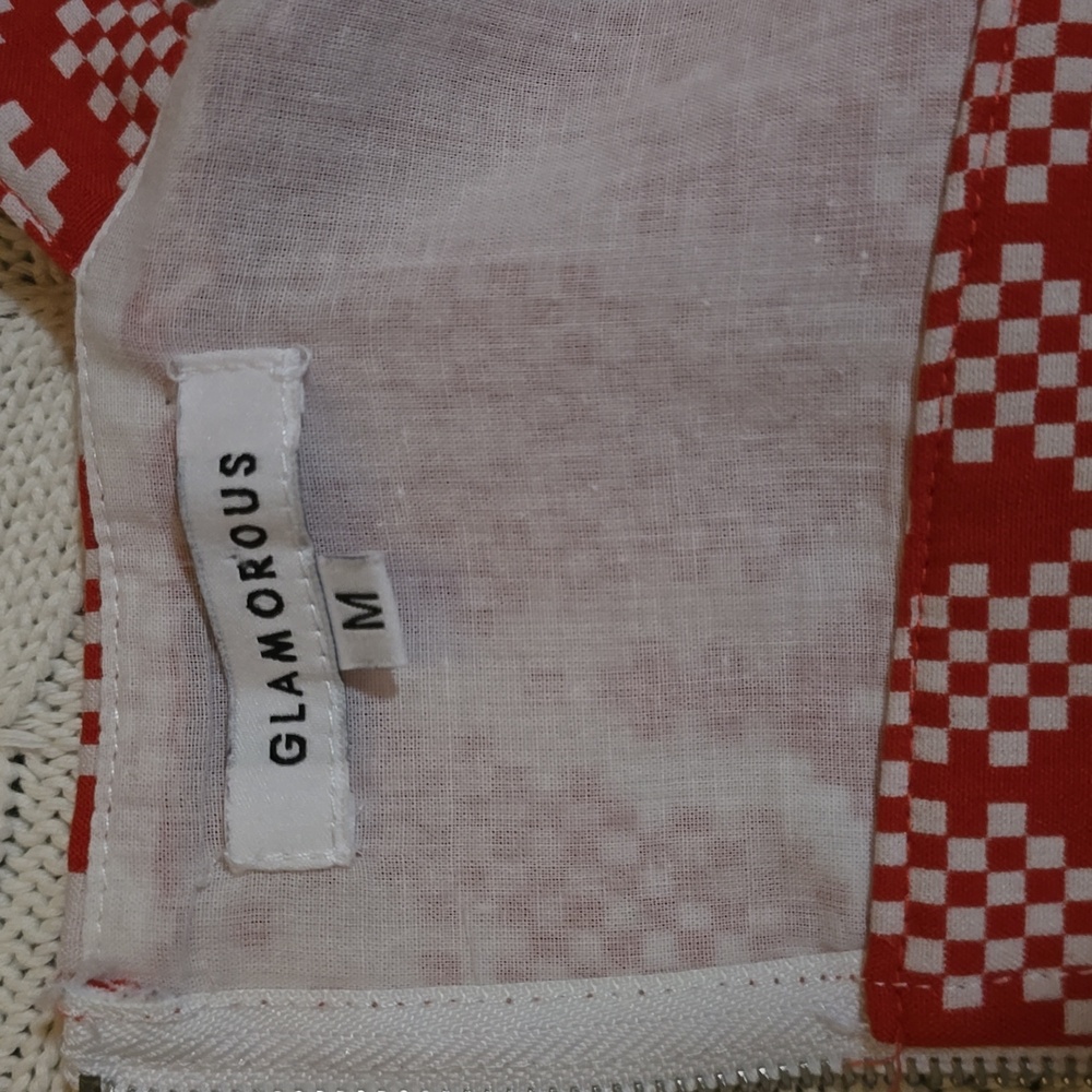 GLAMOROUS Patterned Crop Top Size Medium - Picture 7 of 8